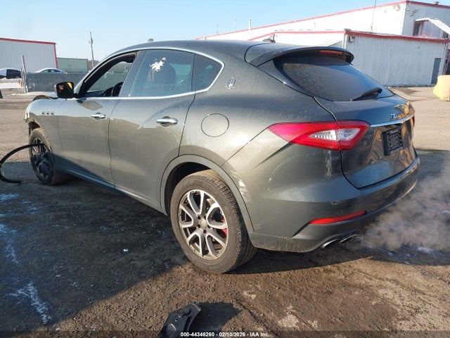 2017 MASERATI LEVANTE ZN661XUA5HX243890 Photo 2
