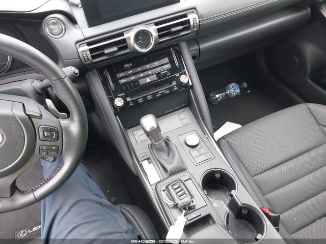 2021 LEXUS IS 350 JTHGZ1B26M5045007 Photo 10