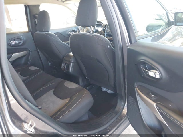 1C4PJLCX4JD540712 Jeep Cherokee Latitude Fwd