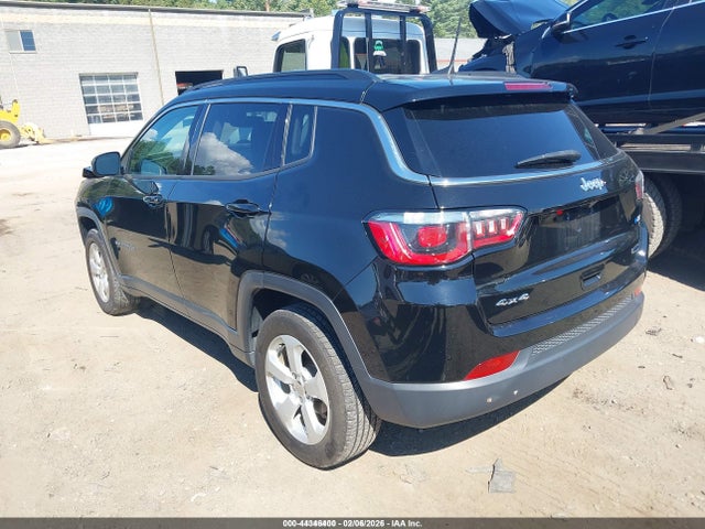 2018 Jeep Compass Latitude 4x4 მანქანა იყიდება აუქციონზე, vin: 3C4NJDBB7JT230826, აუქციონის ნომერი: 44346400