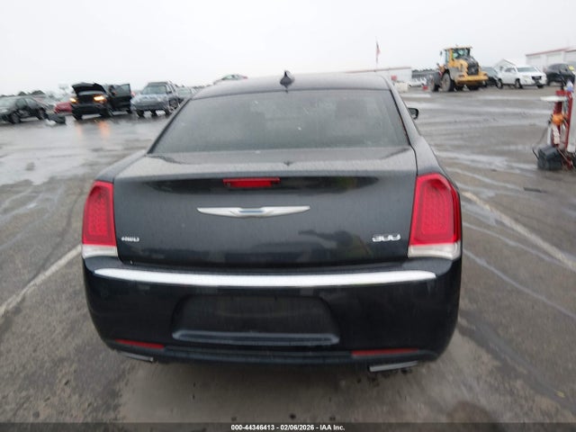 Продажа на аукционе авто 2018 Chrysler 300 Limited Awd, vin: 2C3CCAKGXJH170372, номер лота: 44346413