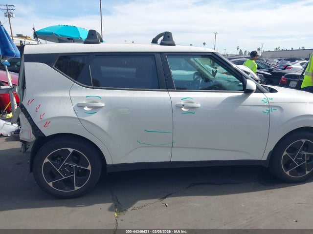 KNDJ33AU7P7854824 KIA SOUL EX