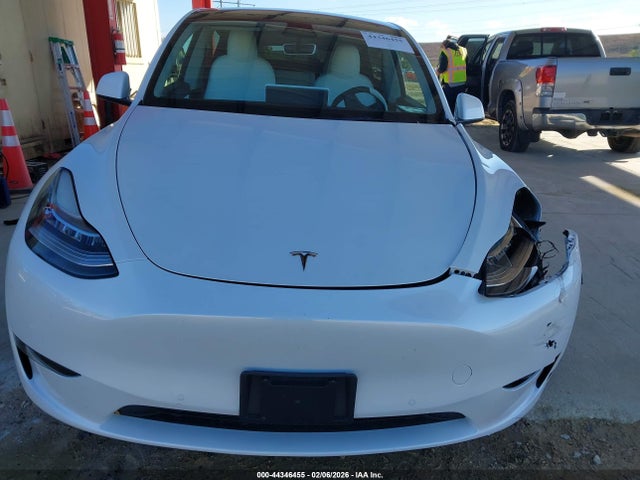 Продажа на аукционе авто 2022 Tesla Model Y Long Range Dual Motor All-wheel Drive, vin: 7SAYGDEE4NF325837, номер лота: 44346455