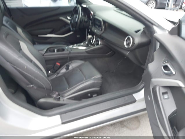 2017 CHEVROLET CAMARO 1G1FD1RS1H0139938 Photo 4