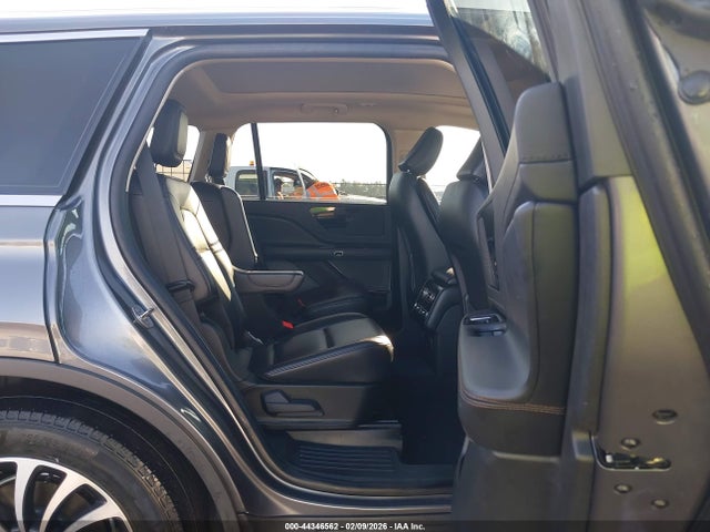 2023 LINCOLN AVIATOR 5LM5J6WC9PGL10150 Photo 7