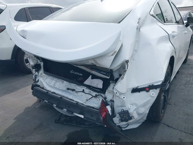 Продажа на аукционе авто 2024 Lexus Es 300h F Sport Handling, vin: 58ABA1C13RU039658, номер лота: 44346573