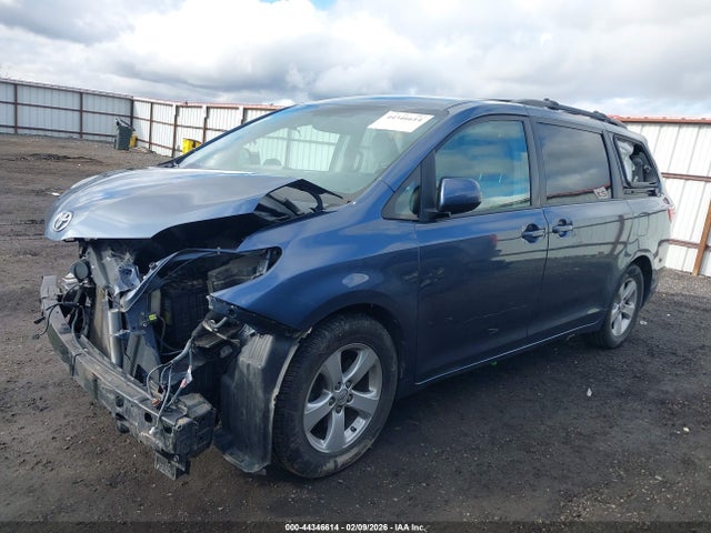 5TDKK3DCXFS619526 Toyota Sienna Le 8 Passenger
