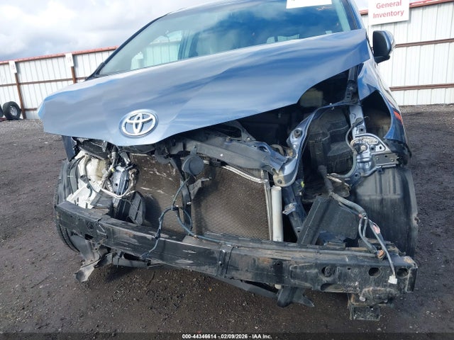 5TDKK3DCXFS619526 Toyota Sienna Le 8 Passenger