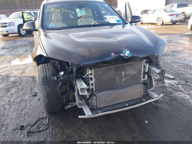 WBXHT3C33GP884747 BMW X1 Xdrive28i