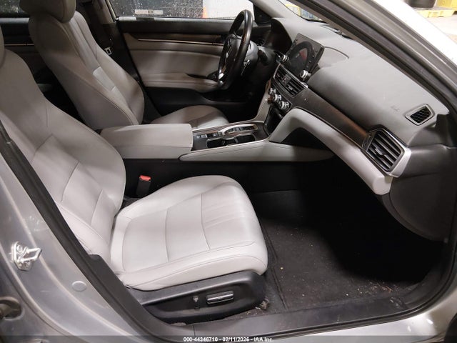 1HGCV3F9XLA007950 Honda Accord Hybrid Touring