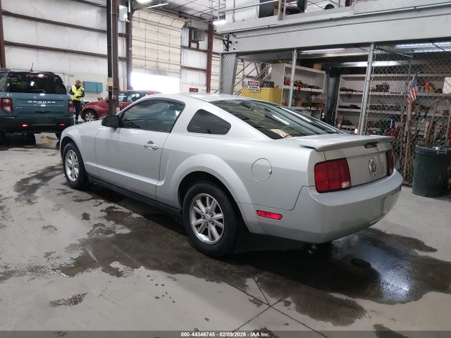 2008 FORD MUSTANG 1ZVHT80N085129999 Photo 2