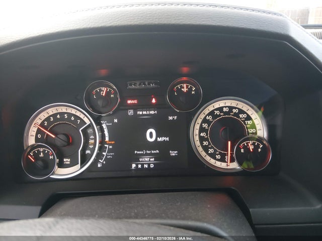44346775 :رقم المزاد ، 1C6RR7VT5JS109494 vin ، 2018 Ram 1500 Laramie  4x4 6'4 Box مزاد بيع