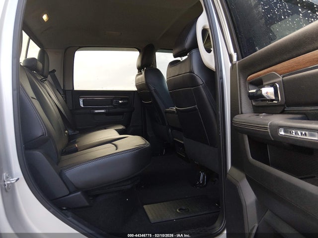 44346775 :رقم المزاد ، 1C6RR7VT5JS109494 vin ، 2018 Ram 1500 Laramie  4x4 6'4 Box مزاد بيع
