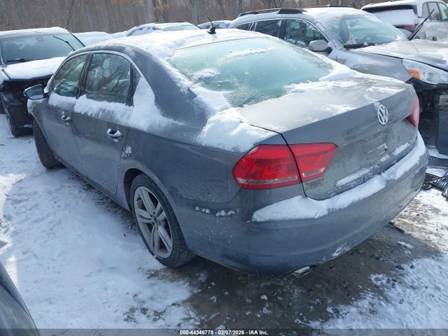 2012 VOLKSWAGEN PASSAT 1VWBM7A37CC095879 Photo 2