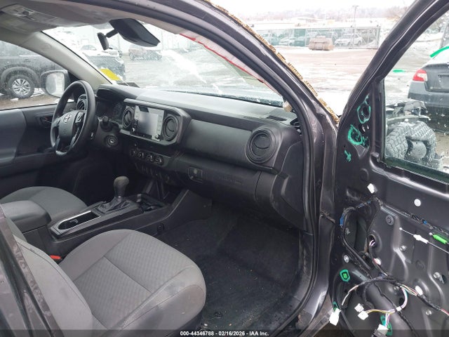3TYSX5EN9NT011268 Toyota Tacoma Sr