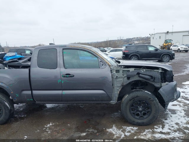 3TYSX5EN9NT011268 Toyota Tacoma Sr