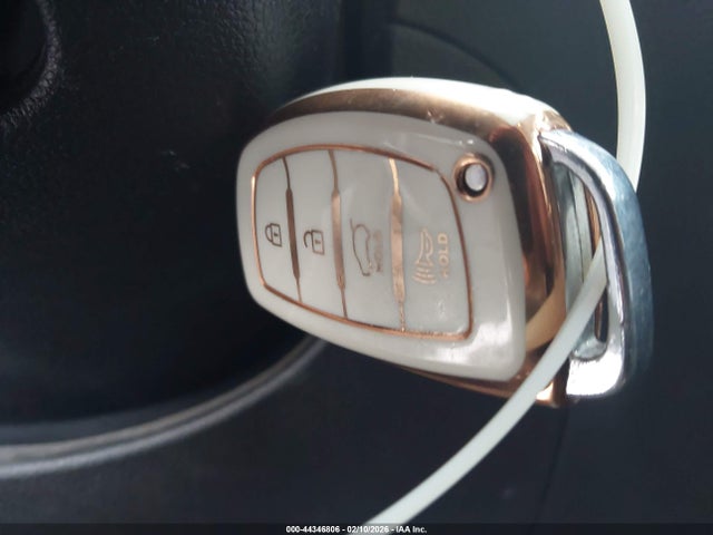 KM8J3CA49JU628823 Hyundai Tucson Sel Plus