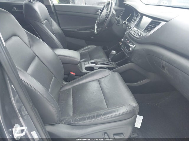 KM8J3CA49JU628823 Hyundai Tucson Sel Plus