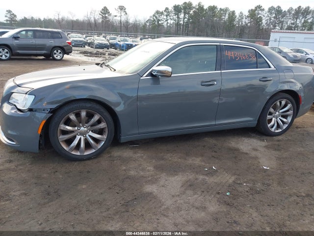 2C3CCAAG3JH278222 Chrysler 300 Touring