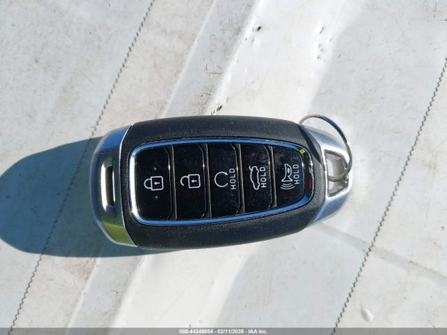 5NPLS4AGXPH090684 Hyundai ELANTRA SEL