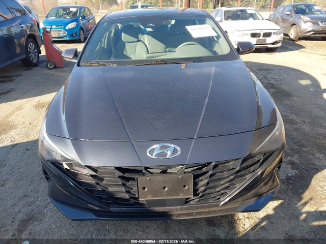 5NPLS4AGXPH090684 Hyundai ELANTRA SEL