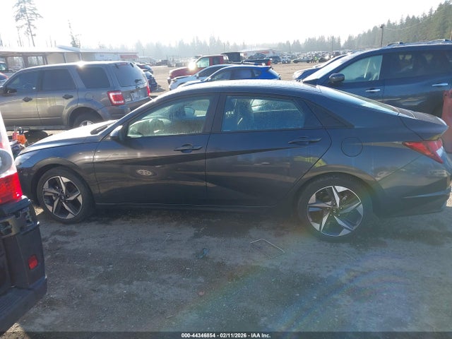 5NPLS4AGXPH090684 Hyundai ELANTRA SEL