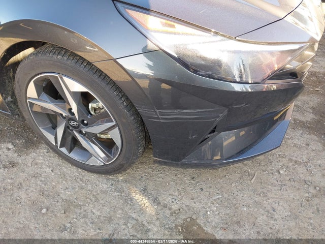 5NPLS4AGXPH090684 Hyundai ELANTRA SEL