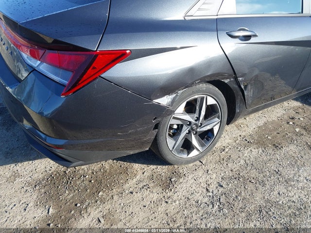 5NPLS4AGXPH090684 Hyundai ELANTRA SEL