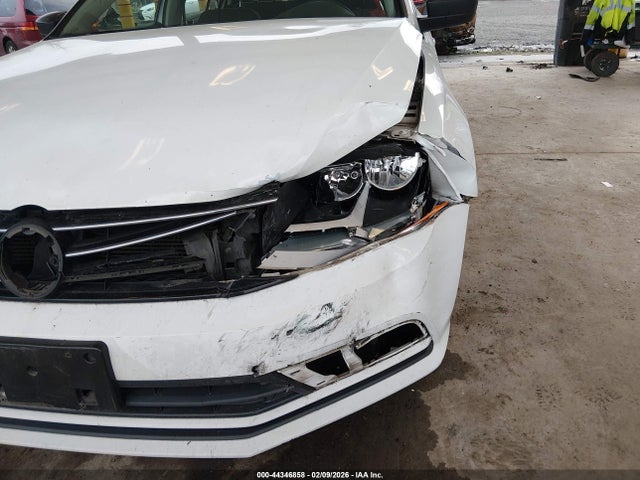 3VWD17AJ6FM295414 Volkswagen Jetta 1.8t Se