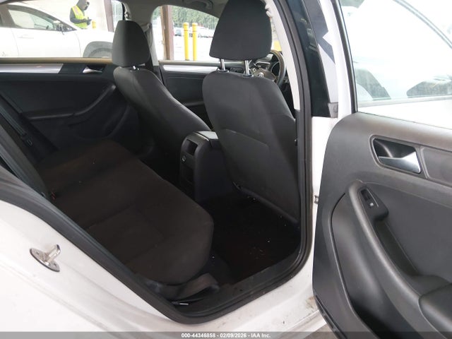 3VWD17AJ6FM295414 Volkswagen Jetta 1.8t Se