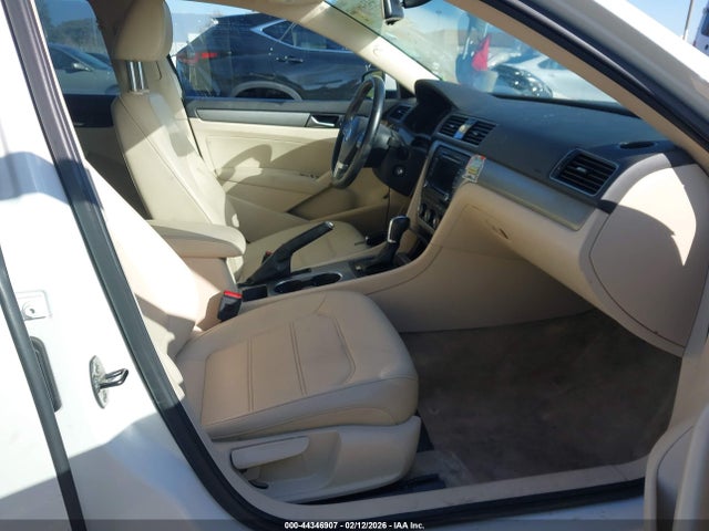 1VWBT7A36EC052902 Volkswagen Passat 1.8t Se