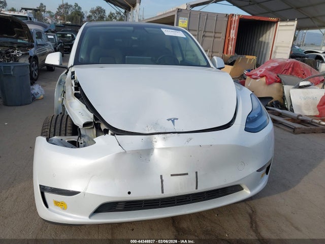 7SAYGAEE5NF405257 Tesla Model Y Long Range Dual Motor All-wheel Drive