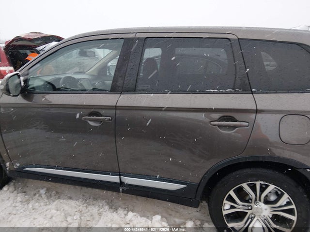 Продаж на аукціоні авто 2017 Mitsubishi Outlander Se, vin: JA4AZ3A30HZ031027, номер лоту: 44346941