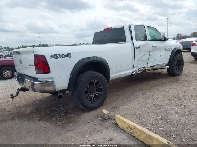 2015 RAM 2500 3C6UR5HL3FG665019 Photo 3