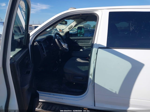 2015 RAM 2500 3C6UR5HL3FG665019 Photo 4