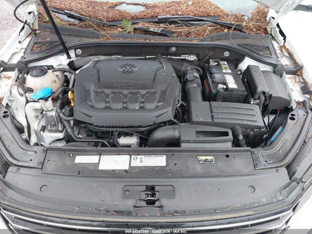 1VWAA7A3XJC018599 Volkswagen Passat 2.0t R-line/2.0t S
