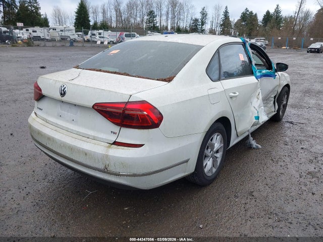 1VWAA7A3XJC018599 Volkswagen Passat 2.0t R-line/2.0t S