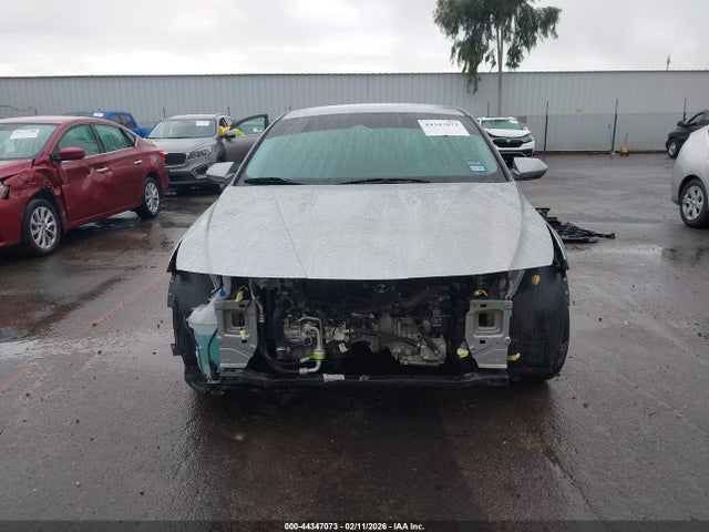 5NPLS4AG6PH111305 Hyundai ELANTRA SEL