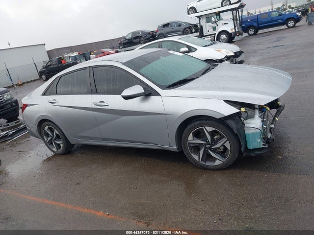 5NPLS4AG6PH111305 Hyundai ELANTRA SEL