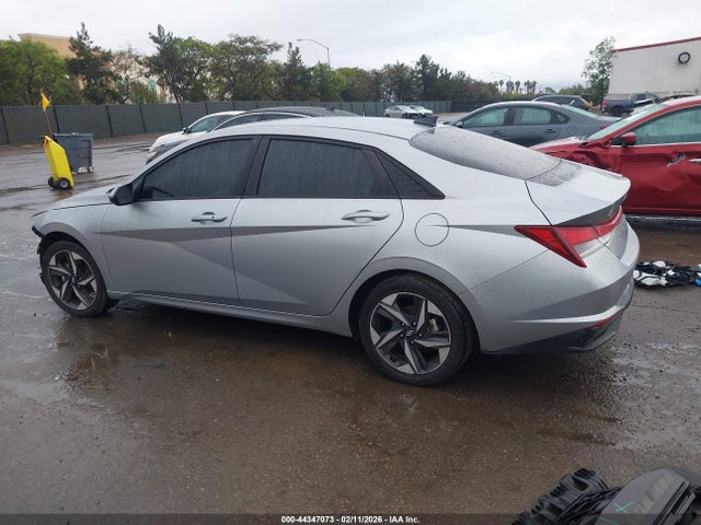 5NPLS4AG6PH111305 Hyundai ELANTRA SEL