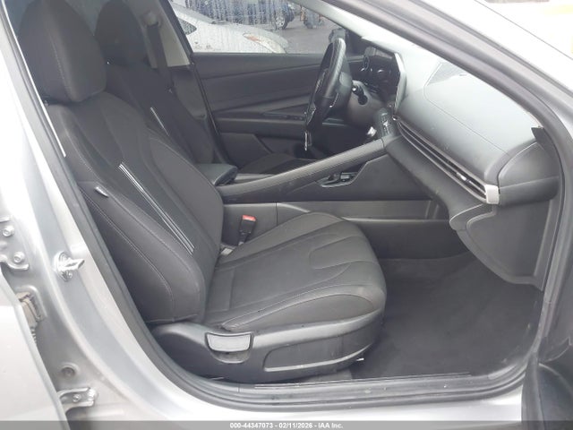 5NPLS4AG6PH111305 Hyundai ELANTRA SEL