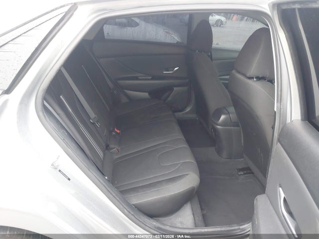5NPLS4AG6PH111305 Hyundai ELANTRA SEL
