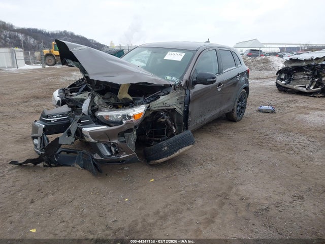 2018 MITSUBISHI OUTLANDER SPORT JA4AR3AU0JZ028014 Photo 1