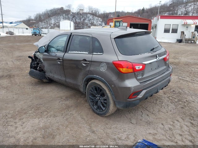 2018 MITSUBISHI OUTLANDER SPORT JA4AR3AU0JZ028014 Photo 2