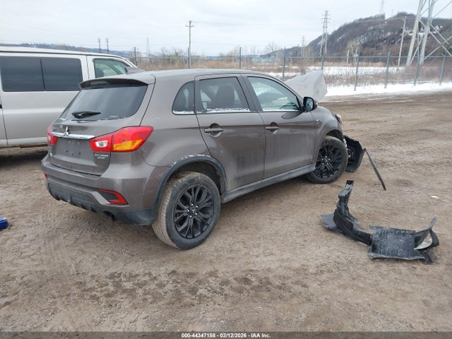 2018 MITSUBISHI OUTLANDER SPORT JA4AR3AU0JZ028014 Photo 3