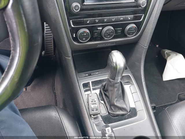 1VWDT7A32HC082668 Volkswagen Passat 1.8t R-line