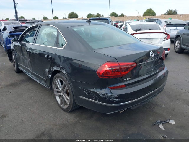 1VWDT7A32HC082668 Volkswagen Passat 1.8t R-line