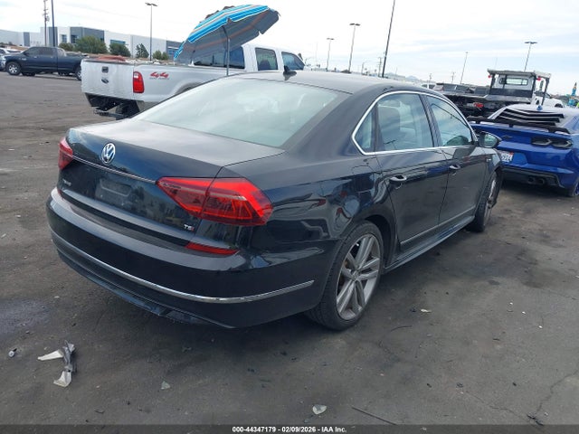 1VWDT7A32HC082668 Volkswagen Passat 1.8t R-line