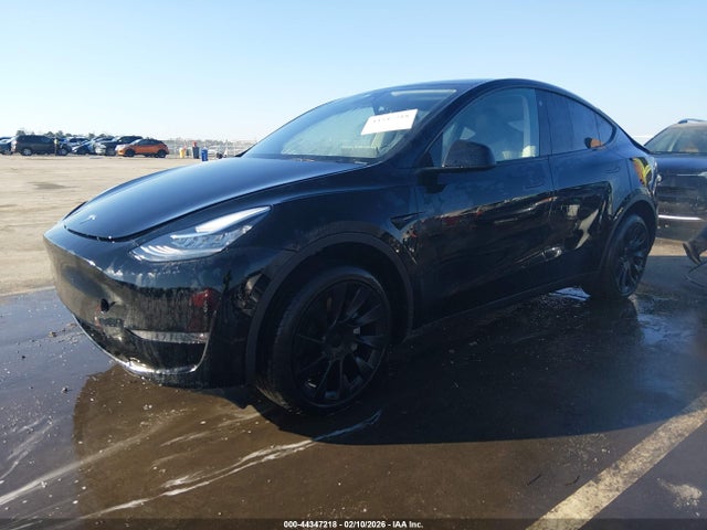 2023 TESLA MODEL Y 7SAYGDEE1PA084884 Photo 1