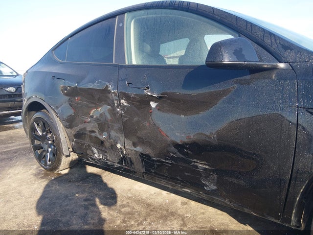 2023 TESLA MODEL Y 7SAYGDEE1PA084884 Photo 5